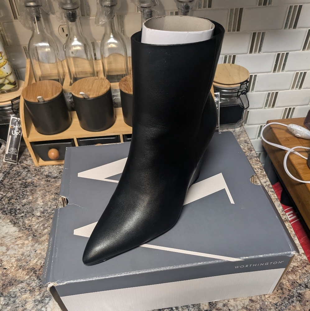 Woman's size 9 boots